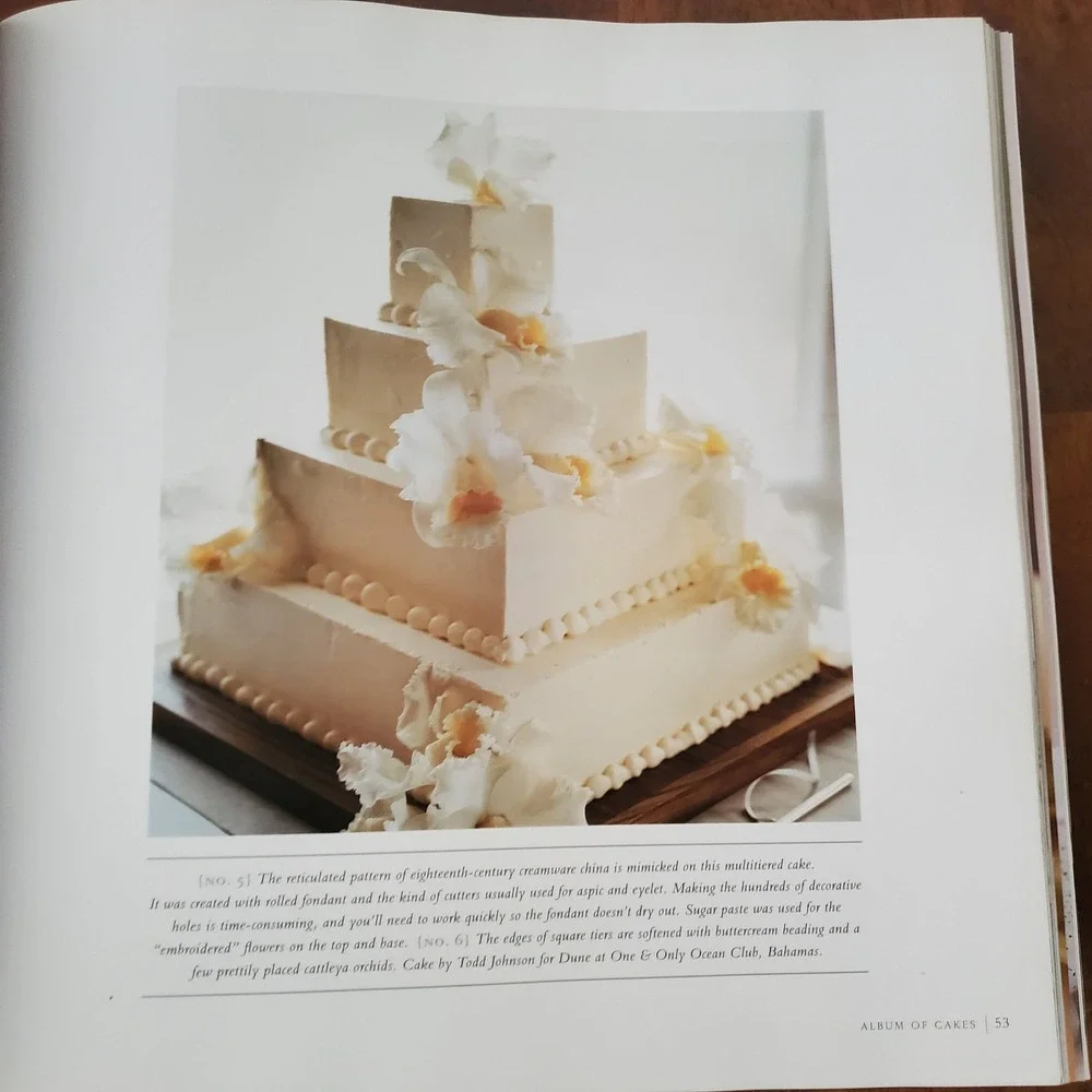 Martha Stewart's Wedding Cakes Hardcover First Edition 2007 Cookbook Guide